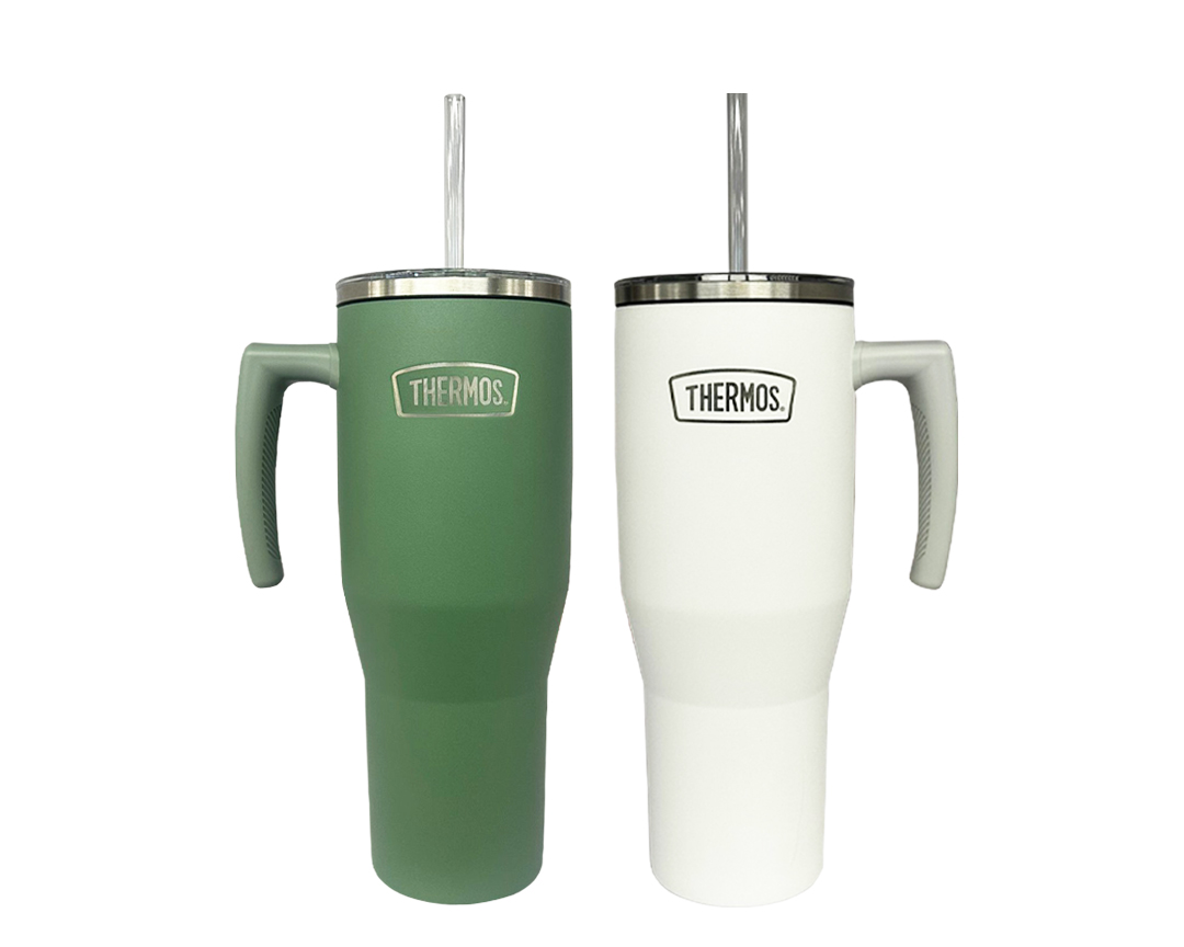 Incluye:


	THERMOS® 1.1 Lt para líquidos OUTDO verde
	THERMOS® 1.1 Lt para líquidos OUTDO blanco

