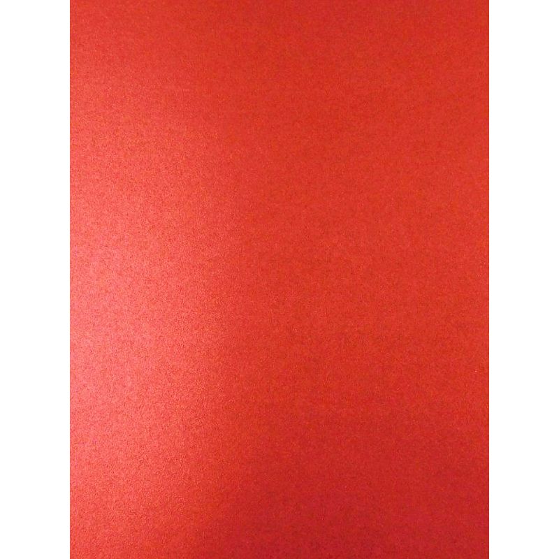 Cartulina Metálica &quot;Rojo&quot; especial para tus proyectos de scrapbooking y otras manualidades.

Tamaño: 25.5 cm x 35.5 cm
