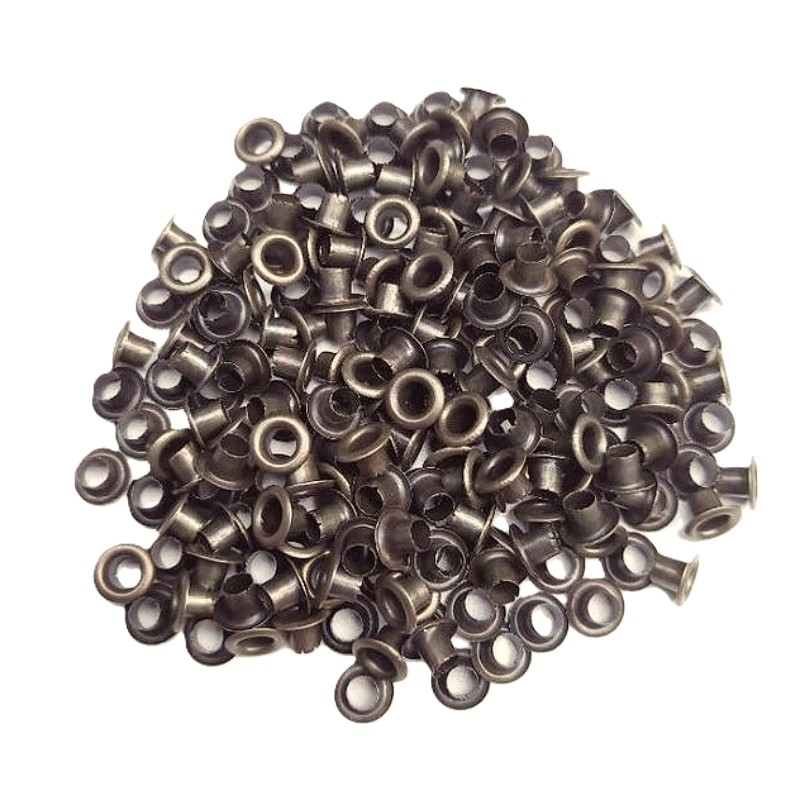 Eyelets Bronce Quemado , ideales para darle un toque a todos tus proyectos de de Scrapbooking, tarjetería , encuadernacion y otras manualidades.

Equipo Scrapyart
