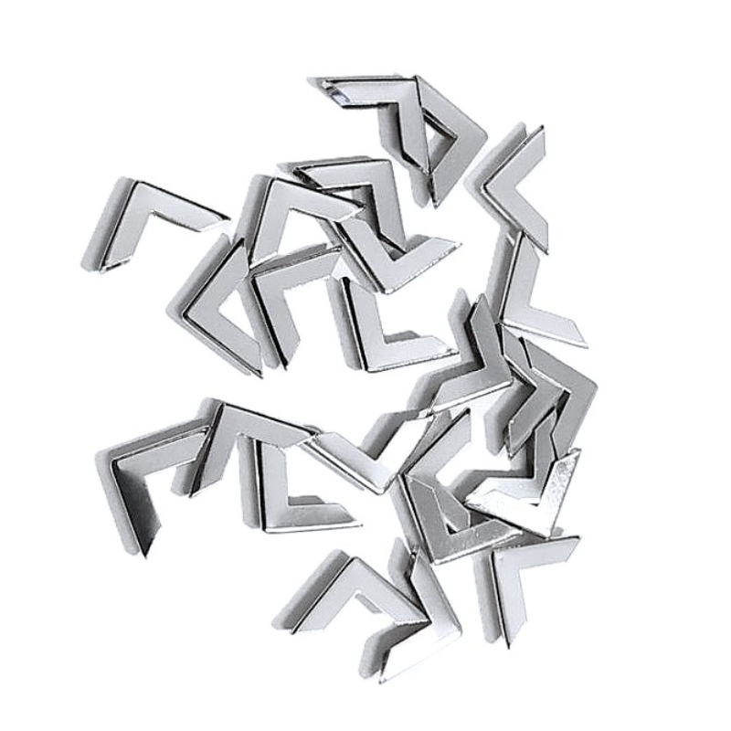 Esquineros de metal color Plateado, especiales para cubrir las esquinas de tus proyectos de encuadernacion y cartonaje.

Pack x 25 unidades.

Equipo Scrapyart

 
