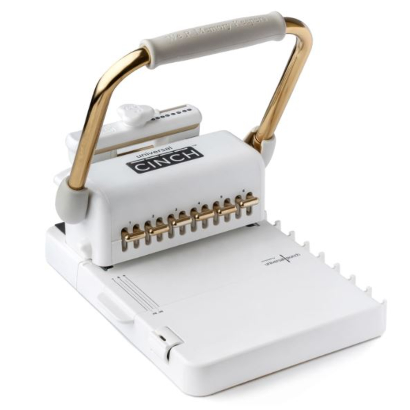 
	Versatilidad excepcional: compatible con 20 tipos de encuadernación diferentes, proporcionando la máxima flexibilidad para sus proyectos creativos
	GUÍA DE CALIBRACIÓN: Incluye una guía precisa para medir la cantidad de papel adecuada para cada tamaño de encuadernación, eliminando cualquier incertidumbre
	Regla de centro: permite un espaciado uniforme de los cables para encuadernaciones nítidas y profesionales, especialmente diseñadas para los hilos de la marca Cinch
	DISEÑO ELEGANTE: Máquina de encuadernación en blanco y dorado con mango ergonómico y construcción robusta para un uso duradero
	KIT COMPLETO: Incluye la herramienta principal, pinzas de corte, guías de calibración y centrado, y una práctica bolsa de almacenamiento.

