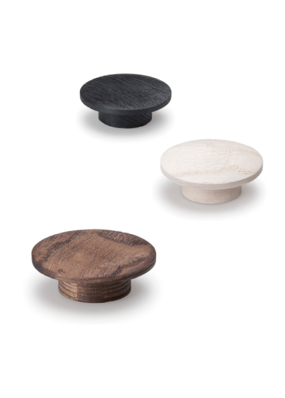 Echo es un pomo elaborado en madera de fresno de 3 colores (madera blanca, negra y marrón). El lijado de la madera sigue perfectamente la tendencia de superficies rugosas, naturales y texturadas. Ideal para ubicar en muebles y entornos rústicos.

Diseñador: Viefe® Team
