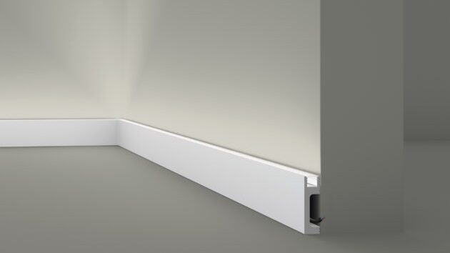 **Precio por Unidad** 

**No incluye led**

- Longitud: 1.97 m
- Altura: 80 mm
- Ancho: 23 mm
- Material compuesto de poliuretano extruido: espuma homogénea de células finas y compactas, de color blanco.
- Densidad: Ca. 220 kg/m3
- Temperatura de colocación: +10°C a +30°C
  (idealmente +15°C a +25°C).
- Temperatura de utilización: max. +70°C
- Dureza de la superficie: ca. 30 según la norma DIN 53505/ISO 868.


	Capa de pintura de imprimación acrílica blanco mate.
	Superficies perfectamente lisas con extremos bien definidos.
	Superficie estriada en el dorso para facilitar la adherencia del pegamento.
	Las superficies deben estar limpias, secas, desempolvadas, desgrasadas y lisas; deslustrar si es necesario.

