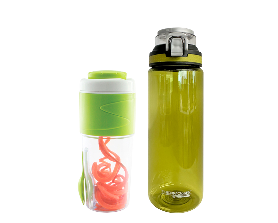 Incluye:


	THERMOS® 950ml botella deportiva
	KONSTAR® Vaso procesador personal para ensaladas.

