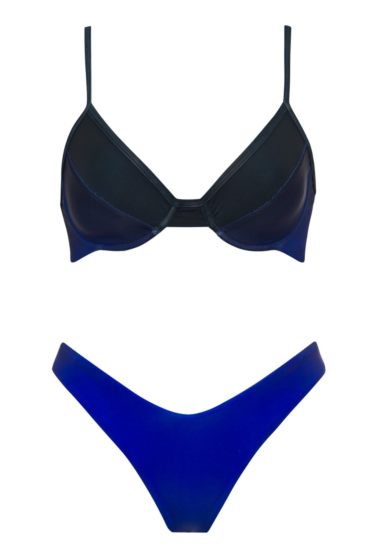 Nuestro Bikini Alexis Maverick cuenta con un top triangulo que es comodo y regulable. El bottoom regulable en la parte de adelante y atrás con pitas para amarrar a los costados.

- Material -

78% Nylon

22% Elastane




