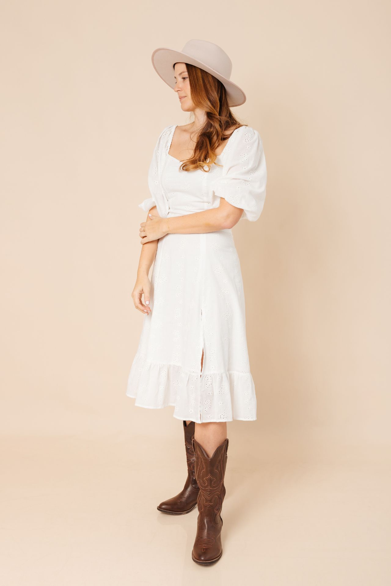 Vestido hecho de lino 100% con forro por dentro
 
