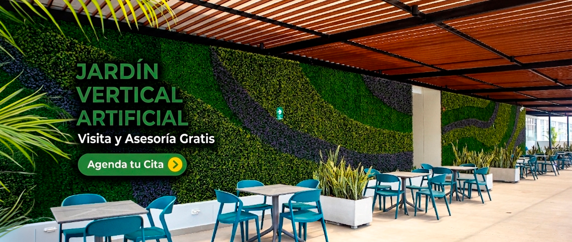 Variedad de plantas artificiales en Lima: desde maceteros minimalistas hasta palmeras sintéticas con protección UV para exteriores.